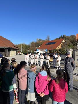 4633599EE2AF29-82DE-4BB2-B0E7-217B0837A9BB