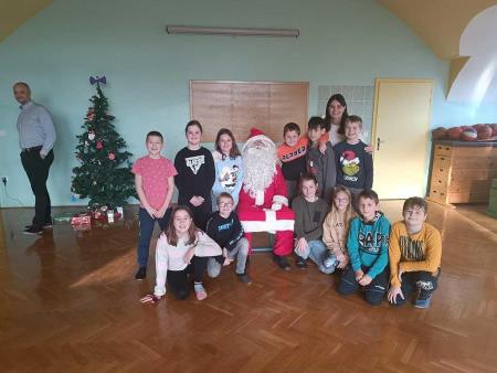 4864864809661671775821902