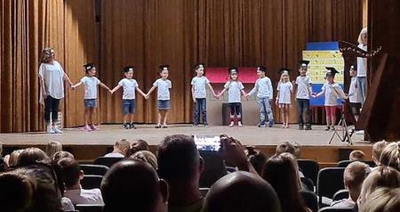 42167420220610_171950