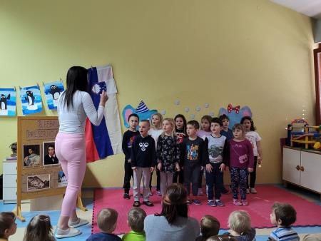 IMG-afd09856e6b86da812e047d58549596f-V