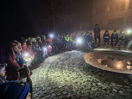 IMG-77041adbe18d575c2a3cfb8cc12e7f54-V